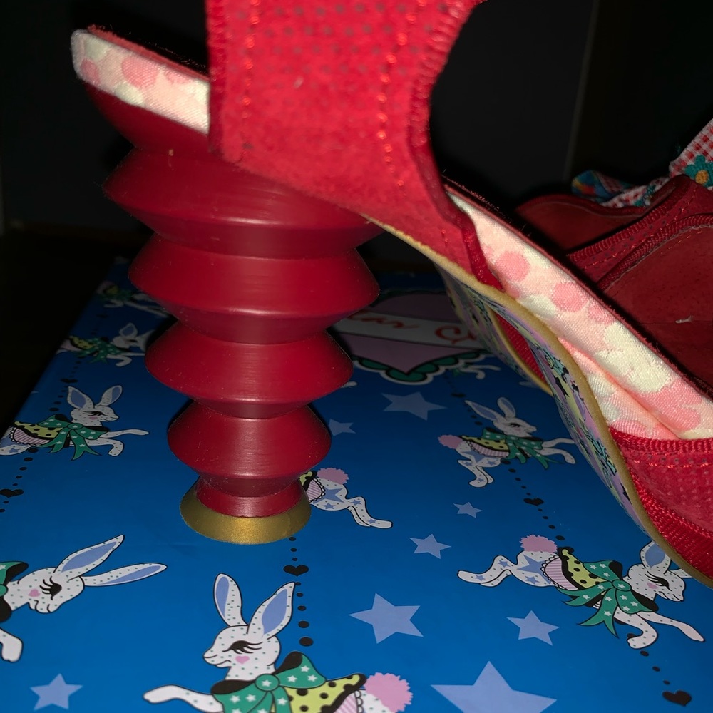 Irregular Choice Bacon and Egg Sandals - Picture 4 of 4